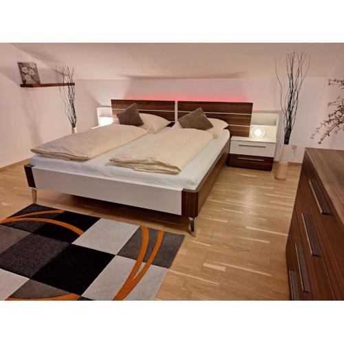 Moderne, Ferienwohnung mit Seeblick, near Hallstatt