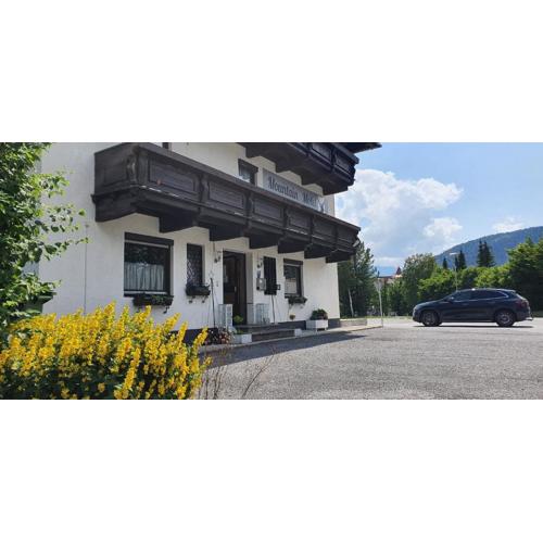 Mountain Motel