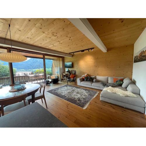 Mountains & Lake Boutique Apartment