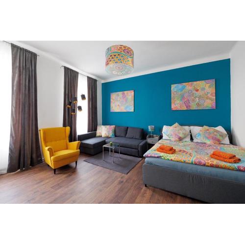 NEW ShalalaLiving Vienna Spacious Home for Family & Friends