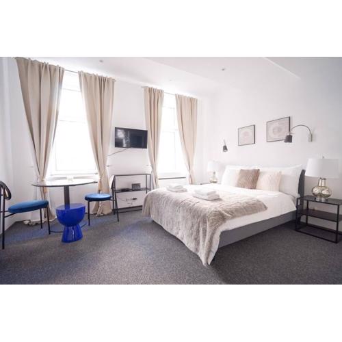 Next to Danube Canal, 5 min to city center with Metro