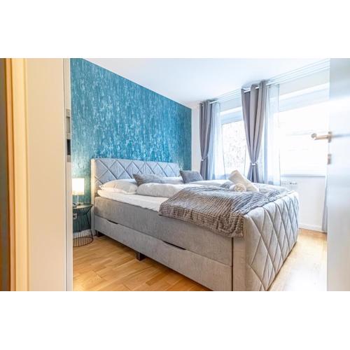 Nice 1BR & 1LR Apt with Balcony, 9min to City Center