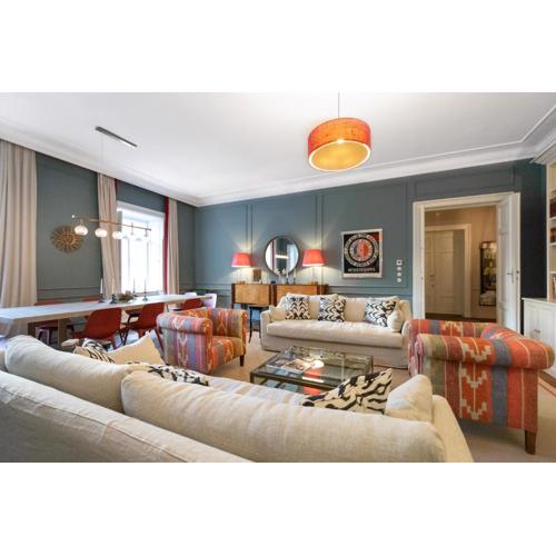 Noble Luxurious Palais