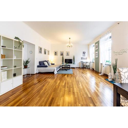 OPAL DREAM - Stylish Living with Good Connections by JR City Apartments