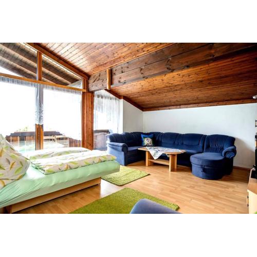 Peaceful Mountain Retreat Simple and Spacious