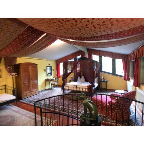 Penthouse-Suite Mountain View mit Waldhütte/Sauna/Netflix