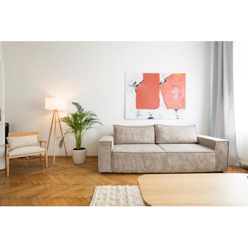 Pet-friendly modern apartment near Belvedere