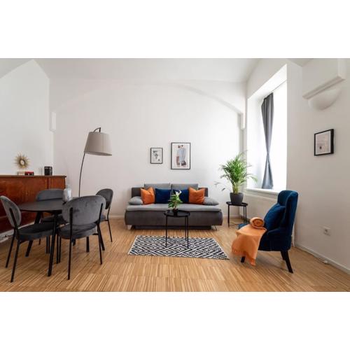 Pristine 1BR Steps from City by HM
