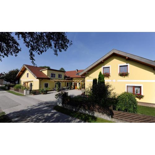 Privatzimmer und Ferienwohnungen Leeb