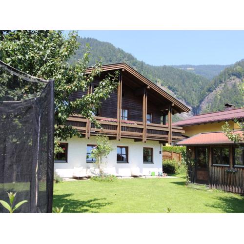 Quaint Mansion near ski bus in Goldegg