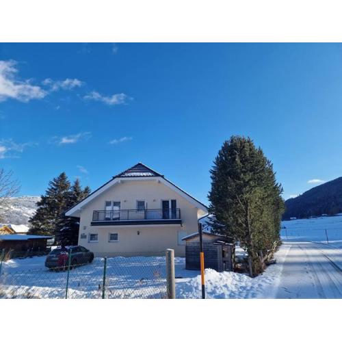 quiet and central Luxury Villa "JUWEL" with Sauna, at Ski slope!