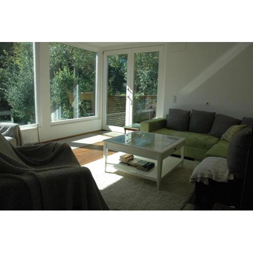 Quiet, spacious and family-friendly top-floor apartment, 100m2, 2 bedrooms, garden view