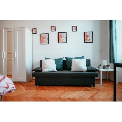 Raimond Apartment Top 12