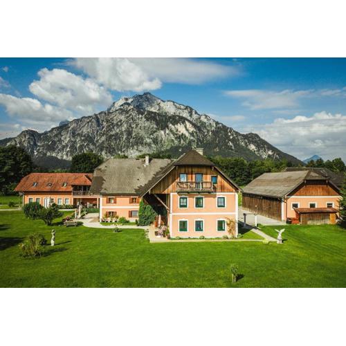 Reschbergerhof Appartements by Geierspichler