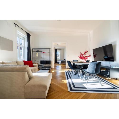 Rochus Stylish Stays