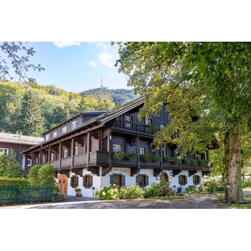 Romantik Hotel Die Gersberg Alm mit Panoramablick auf Salzburg