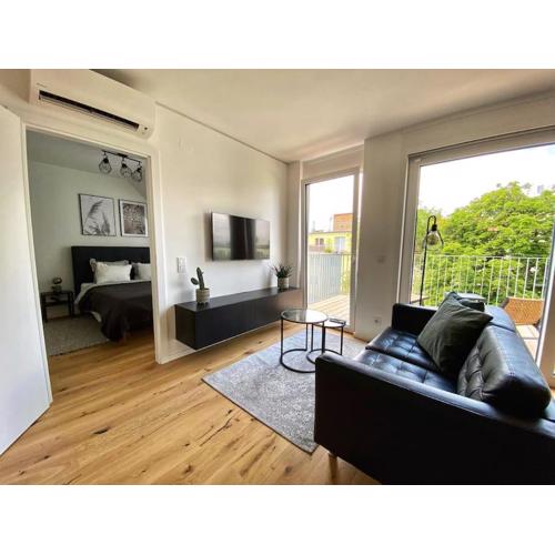 Rooftop Apartment with Terrace & AC - Self Check-In