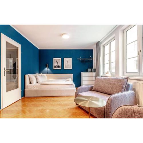 Roomy studio for 2 - 4 in hip area & free parking