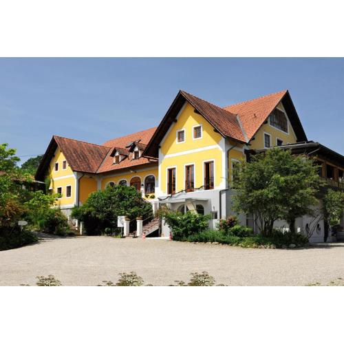 Sattlerhof Genießerhotel & Weingut