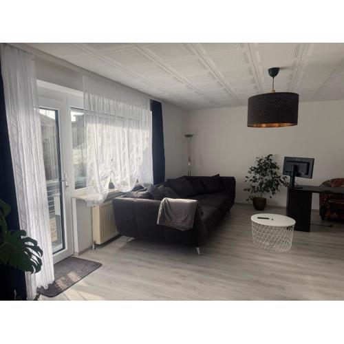 Schöne Wohnung in grüner Lage mit Fitnessgerät