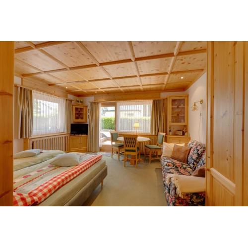 Seefeld ALPIN - Gemütliches TIROLER STUBE Studio Apartment