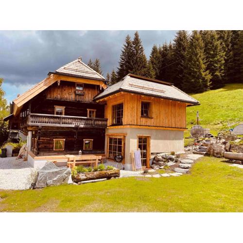 SEPPKEUSCHE - historisches Chalet mit Zirbensauna und Hotpot