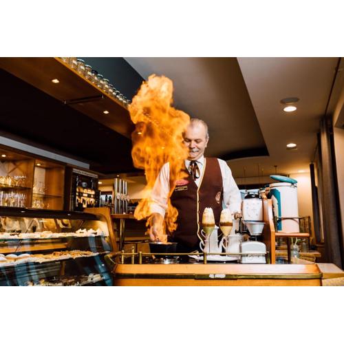 Simon - Hotel & Café