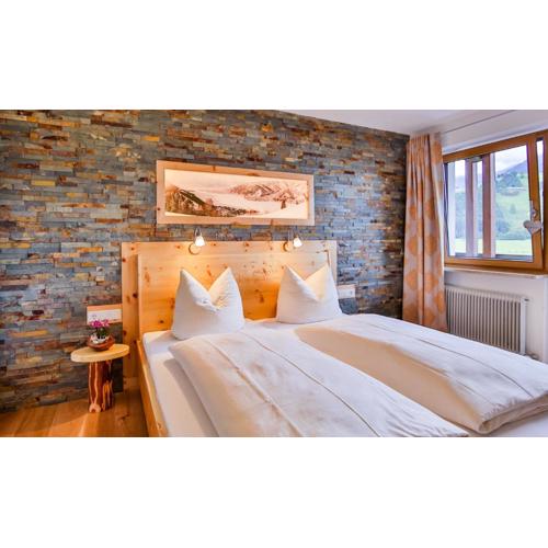 Simone's Platzerl - inklusive täglichem freien Eintritt Tauern Spa - nur 5 Gehminuten, Sommerkarte, privatem Garten mit Schwimmteich, Grill und Saunabereich