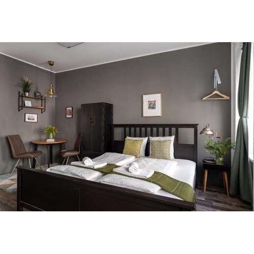 Sleek Studio by City Center by HM