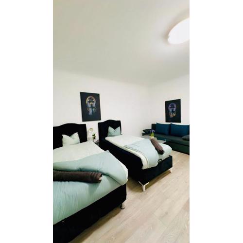 Spacious 2BR & 1LR Apt for 7P Peaceful Location