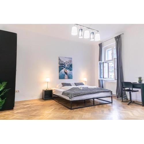 Spacious 2BR Apt -Near Wiener Stadthalle BurggasseWiener Well Located