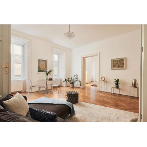 Spacious & Elegant, ideal location