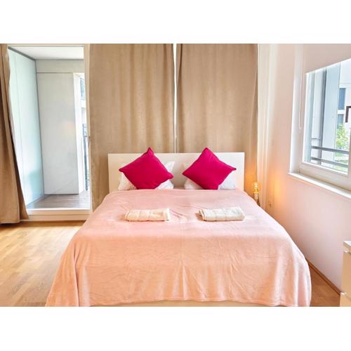 Spacious LIving at Park - LONG TERM RENT available