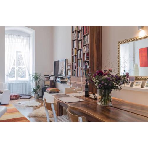Spacious old town luxury apartment