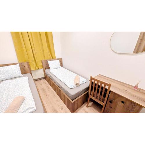 Spacious Rooms - 15 Min from Airport & City Center, 5 Min from Vienna Main-Bus Station EZ 12