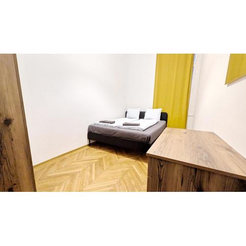 Spacious Rooms - 15 Min from Airport & City Center, 5 Min from Vienna Main-Bus Station EZ7