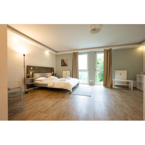 Stay Well Studio with Queen-Size