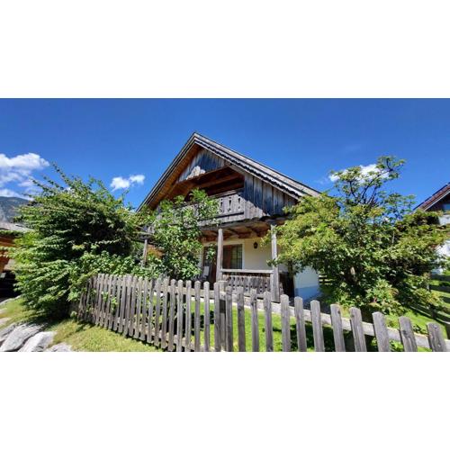 Stodertraum 6 "Glockenblume" by Alpenidyll Apartments