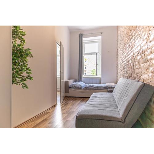Stunning 2BR Apt Comfortable Design/Great Location