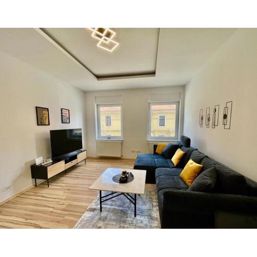 Stylische Wohnung nähe Stadthalle mit Balkon