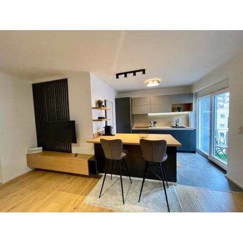 Stylisches Cityapartment mit Schloßbergblick