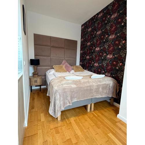 Stylish 1BR Apartment with Balcony Quick City Access