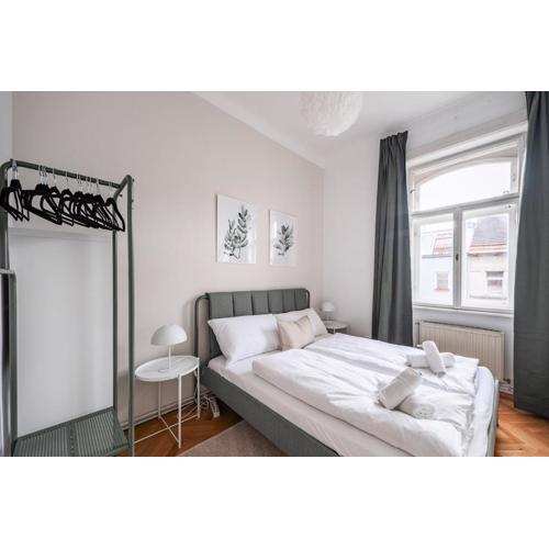 Stylish 2 Bedroom Schönbrunn Apartment