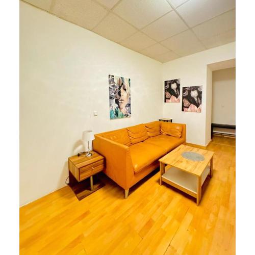 Stylish 2BR apartment Direct City Access