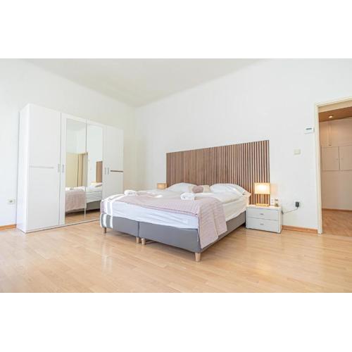 Stylish 2BR Apartment For 5P, Prime Location