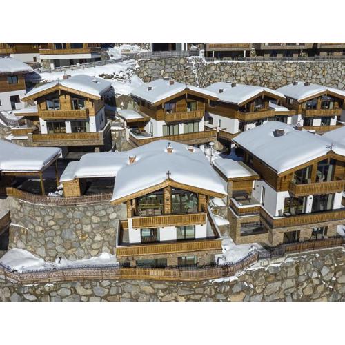 Stylish Chalet by Ski Slopes