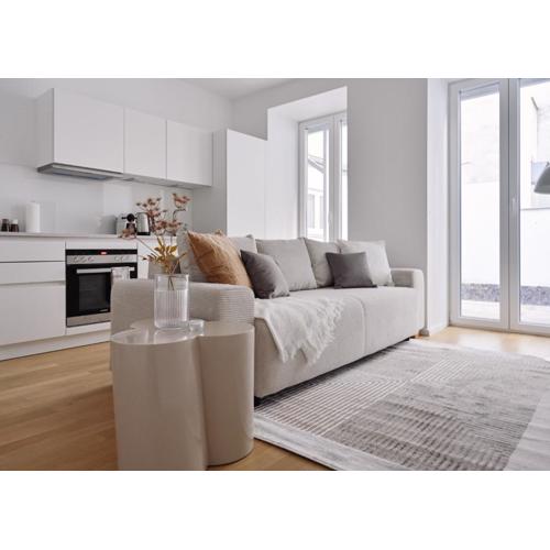 Stylish & Modern Apartment - Private Garden