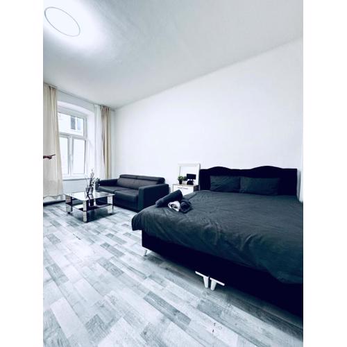 Stylish Studio Apt, 15 Minutes to Rathausplatz