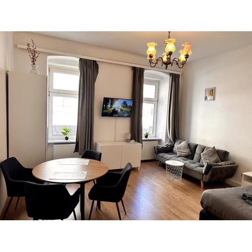Stylish Vienna City Loft - Two Bed Rooms for 5 Person with cute Balcony