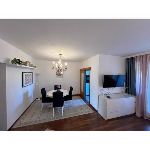 Stylish Youthful Condo in the Heart of Mödling, Fiatalos Boldog Otthon Mödling Szivében